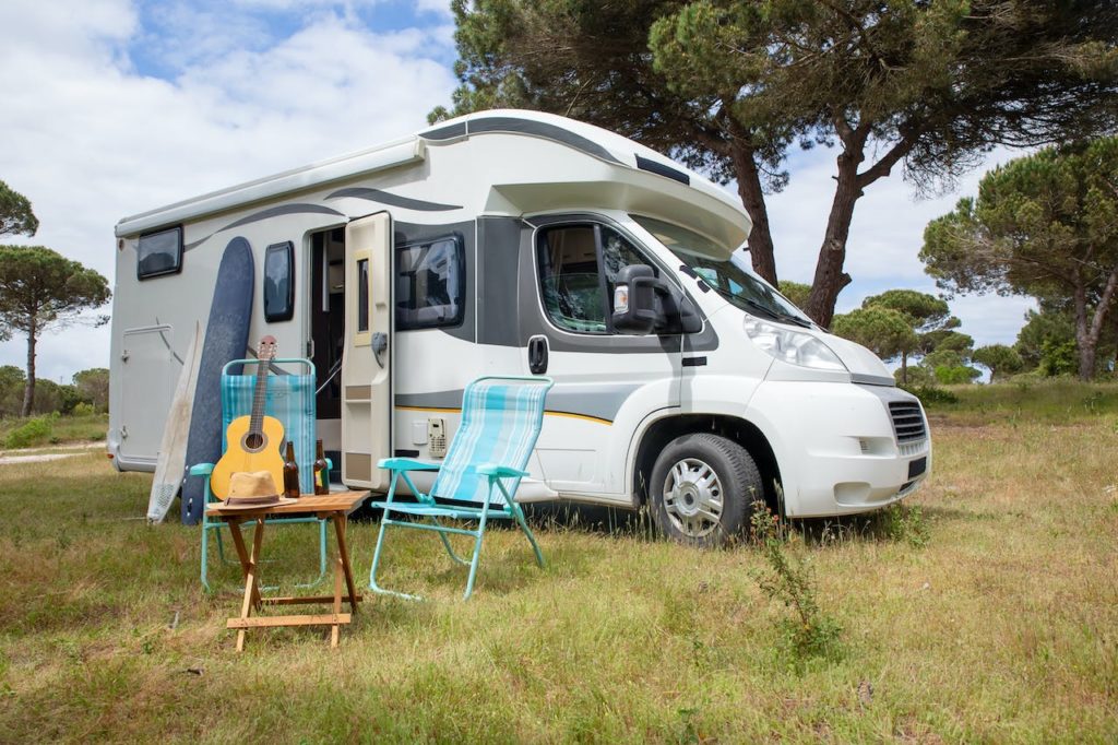 Autocaravana vs Camper Guía Completa para Elegir el Vehículo de Viaje Perfecto