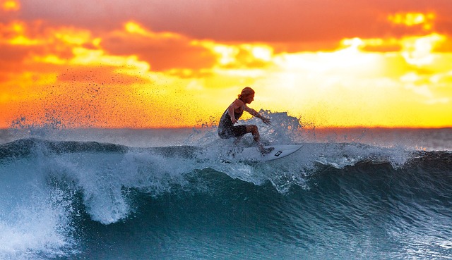 Las mejores playas para hacer surf viajando en autocaravana